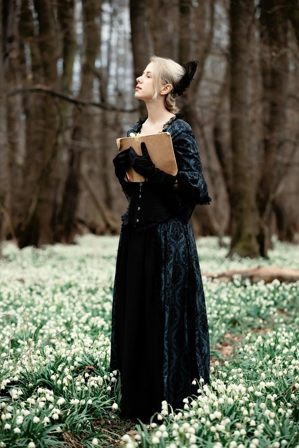 Conseils d'entretien pour préserver vos robes vintage